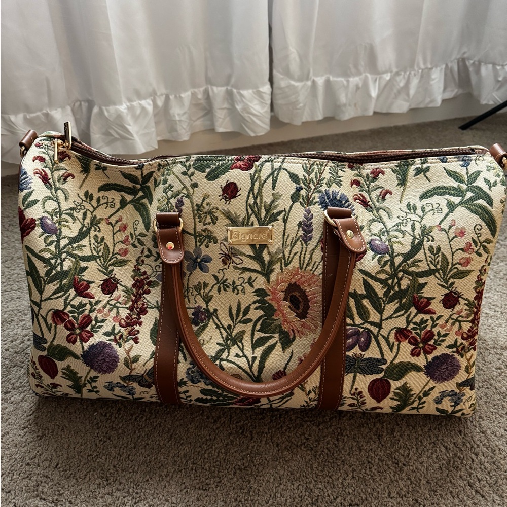 Elegant Floral Tapestry Bag